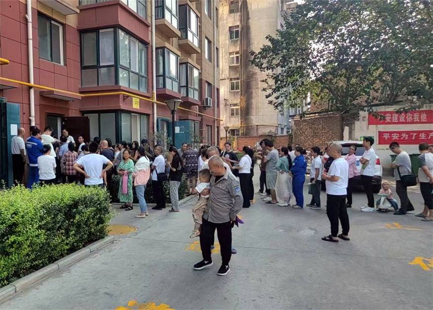 乾元医保卡到期更换社区便民服务：李阿姨的“一门清”经历
